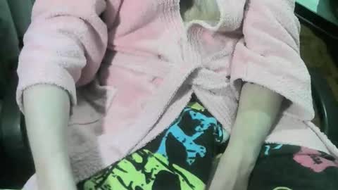 Snapshot of ore_cam chatting on 7, 10, 2025 Ore online show from 7, 10, 2025