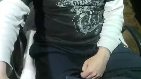 Snapshot of ore_cam chatting on 13, 10, 2025 Ore online show from 13, 10, 2025