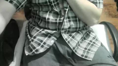 Snapshot of ore_cam chatting on 2, 11, 2025 Ore online show from 2, 11, 2025