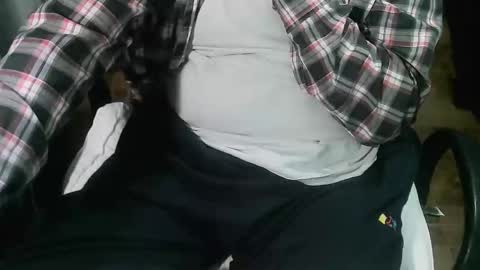 Snapshot of ore_cam chatting on 3, 11, 2025 Ore online show from 3, 11, 2025