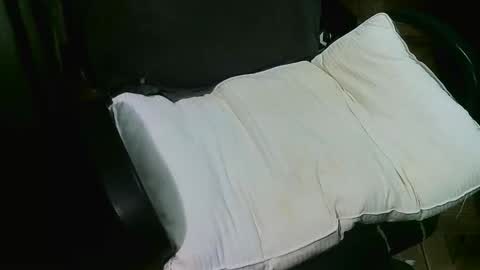 Snapshot of ore_cam chatting on 5, 11, 2025 Ore online show from 5, 11, 2025