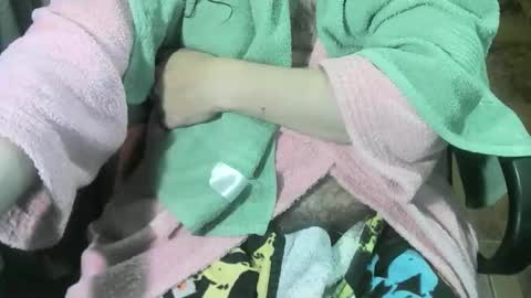 Snapshot of ore_cam chatting on 7, 11, 2025 Ore online show from 7, 11, 2025