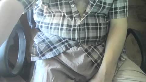 Snapshot of ore_cam chatting on 15, 11, 2025 Ore online show from 15, 11, 2025