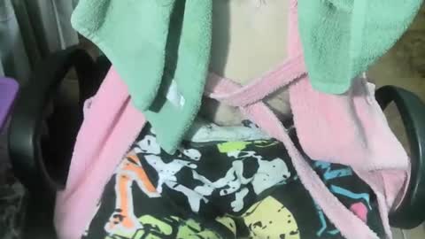 Snapshot of ore_cam chatting on 21, 11, 2025 Ore online show from 21, 11, 2025