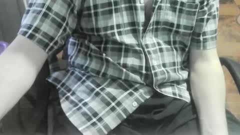 Snapshot of ore_cam chatting on 26, 11, 2025 Ore online show from 26, 11, 2025