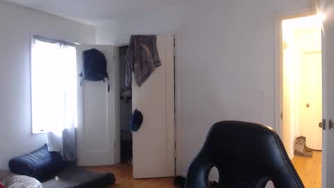 Snapshot of oregon87 chatting on 16, 2, 2025 The Oregon Lumberjack online show from 16, 2, 2025