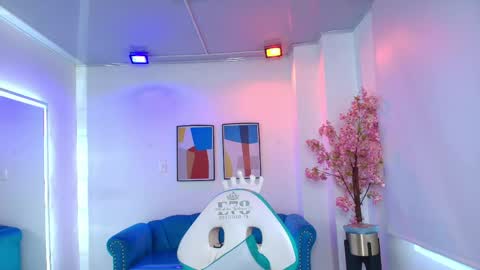 Snapshot of oriana_wood chatting on 29, 5, 2026 Oriana online show from 29, 5, 2026