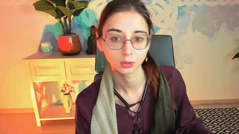 Snapshot of orianna_blade chatting on 17, 10, 2025 Orianna - Hi Im into geek culture cosplay crafting LARP games. Shall we play DnD online show from 17, 10, 2025