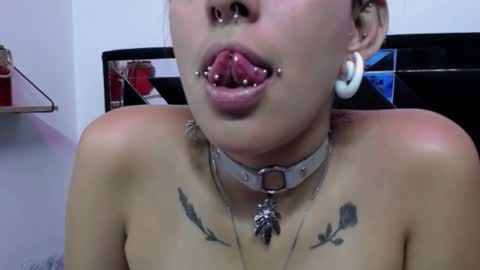 Snapshot of orianna_bodmod chatting on 22, 1, 2025 ORIANNA online show from 22, 1, 2025