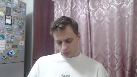 Snapshot of oscar_sssky chatting on 18, 12, 2025 Oscar online show from 18, 12, 2025