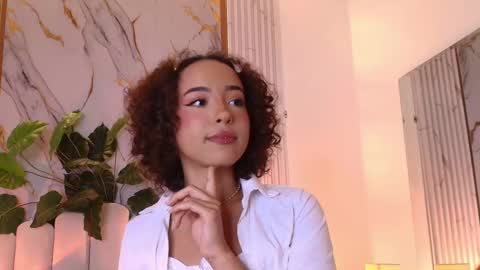 Snapshot of oshun_25 chatting on 7, 1, 2025 Oshun online show from 7, 1, 2025