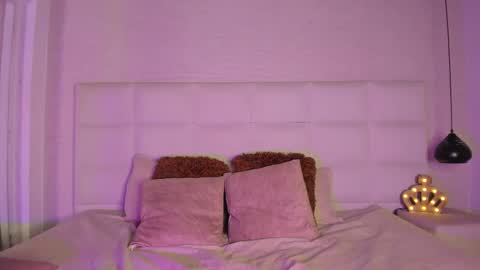 Osirismansour online show from 4, 3, 2025