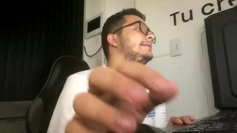 Snapshot of osomalicioso chatting on 28, 9, 2025 juan online show from 28, 9, 2025