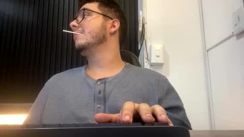 Snapshot of osomalicioso chatting on 23, 10, 2025 juan online show from 23, 10, 2025