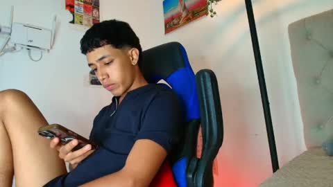Snapshot of ostin_18hot chatting on 28, 4, 2026 ostin 18hot online show from 28, 4, 2026