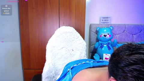 Owen  Independent model  online show from 18, 1, 2025