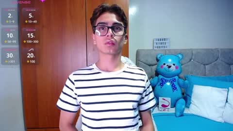 Owen  Independent model  online show from 22, 1, 2025