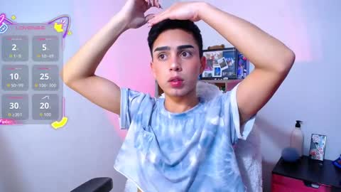 Owen  Independent model  online show from 18, 11, 2025