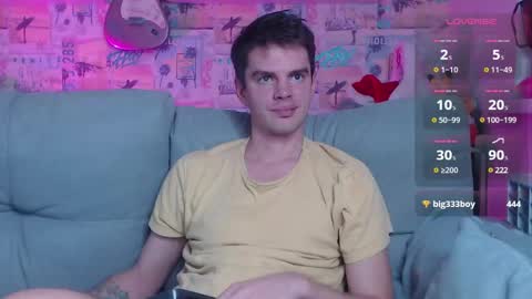 Snapshot of oxmikexo chatting on 25, 12, 2024 Mike online show from 25, 12, 2024