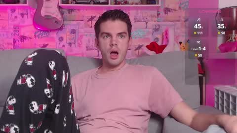 Snapshot of oxmikexo chatting on 28, 12, 2024 Mike online show from 28, 12, 2024