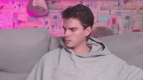 Snapshot of oxmikexo chatting on 13, 2, 2025 Mike online show from 13, 2, 2025