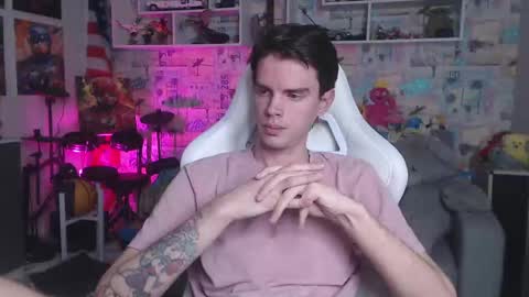 Snapshot of oxmikexo chatting on 2, 3, 2025 Mike online show from 2, 3, 2025