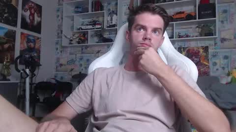 Snapshot of oxmikexo chatting on 13, 9, 2025 Mike online show from 13, 9, 2025