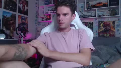 Snapshot of oxmikexo chatting on 21, 9, 2025 Mike online show from 21, 9, 2025