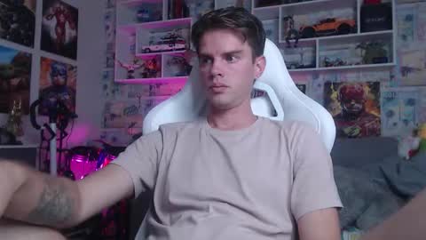 Snapshot of oxmikexo chatting on 23, 9, 2025 Mike online show from 23, 9, 2025