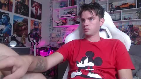 Snapshot of oxmikexo chatting on 24, 9, 2025 Mike online show from 24, 9, 2025