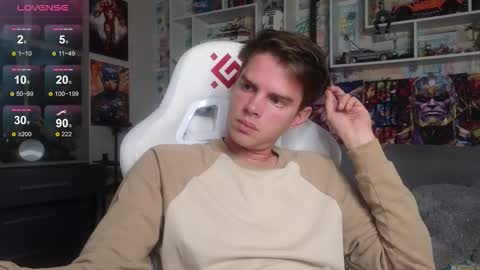 Snapshot of oxmikexo chatting on 11, 10, 2025 Mike online show from 11, 10, 2025