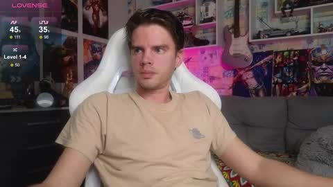 Snapshot of oxmikexo chatting on 15, 10, 2025 Mike online show from 15, 10, 2025