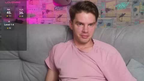 Snapshot of oxmikexo chatting on 24, 10, 2025 Mike online show from 24, 10, 2025