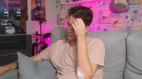 Snapshot of oxmikexo chatting on 27, 10, 2025 Mike online show from 27, 10, 2025