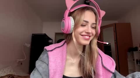 Snapshot of ozellagranville chatting on 5, 2, 2026 Eva online show from 5, 2, 2026