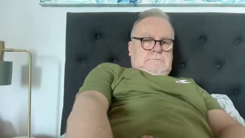 Snapshot of ozhairybearxxxx chatting on 4, 11, 2025 ozhairybearxxxx online show from 4, 11, 2025