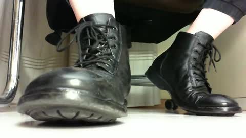 Snapshot of pablomenesssl chatting on 4, 2, 2025 Pablo Meness online show from 4, 2, 2025