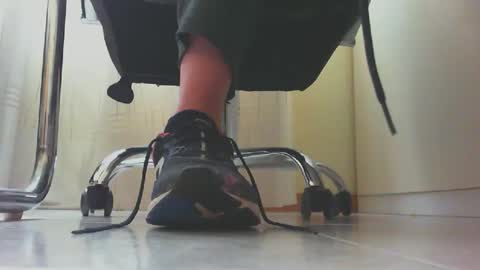 Snapshot of pablomenesssl chatting on 5, 2, 2025 Pablo Meness online show from 5, 2, 2025