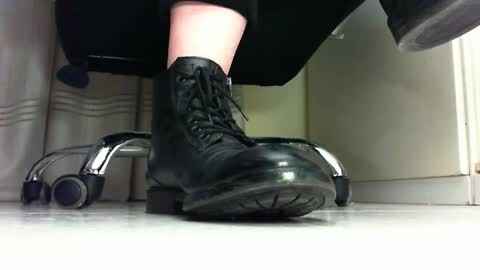 Snapshot of pablomenesssl chatting on 28, 2, 2025 Pablo Meness online show from 28, 2, 2025