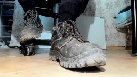 Snapshot of pablomenesssl chatting on 5, 11, 2025 Pablo Meness online show from 5, 11, 2025