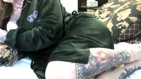 PAMELA GUNNS online show from 3, 2, 2025