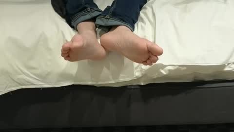 Snapshot of pantslesstraveler_plt chatting on 12, 3, 2025 PantsLessTraveler online show from 12, 3, 2025