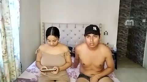 Snapshot of paola_835068 chatting on 12, 6, 2026 Paola 23 and Andres 25 online show from 12, 6, 2026