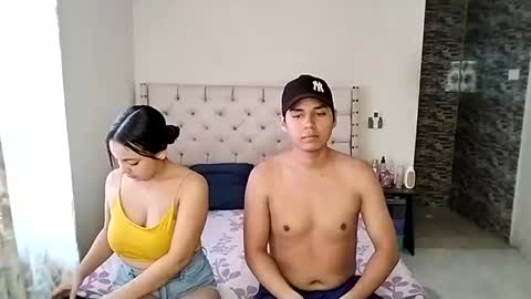 Snapshot of paola_835068 chatting on 21, 6, 2026 Paola 23 and Andres 25 online show from 21, 6, 2026