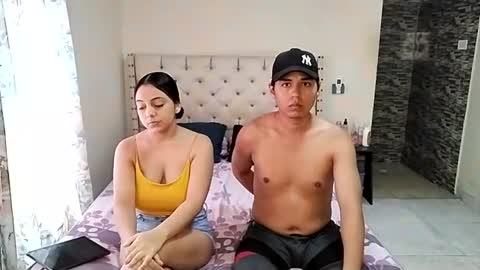 Snapshot of paola_835068 chatting on 26, 6, 2026 Paola 23 and Andres 25 online show from 26, 6, 2026