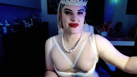 Snapshot of paoladoll chatting on 25, 10, 2025 Sarina Williams online show from 25, 10, 2025