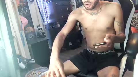 Snapshot of papian0 chatting on 25, 11, 2025 papian0 online show from 25, 11, 2025