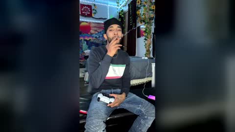 Snapshot of papian0 chatting on 19, 12, 2025 papian0 online show from 19, 12, 2025