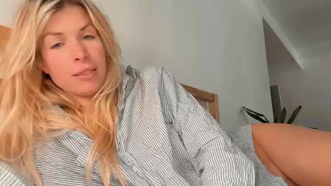 papilovesm online show from 1, 5, 2026