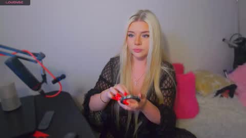 Snapshot of paradise_for_you_ chatting on 22, 9, 2025 Victoria online show from 22, 9, 2025